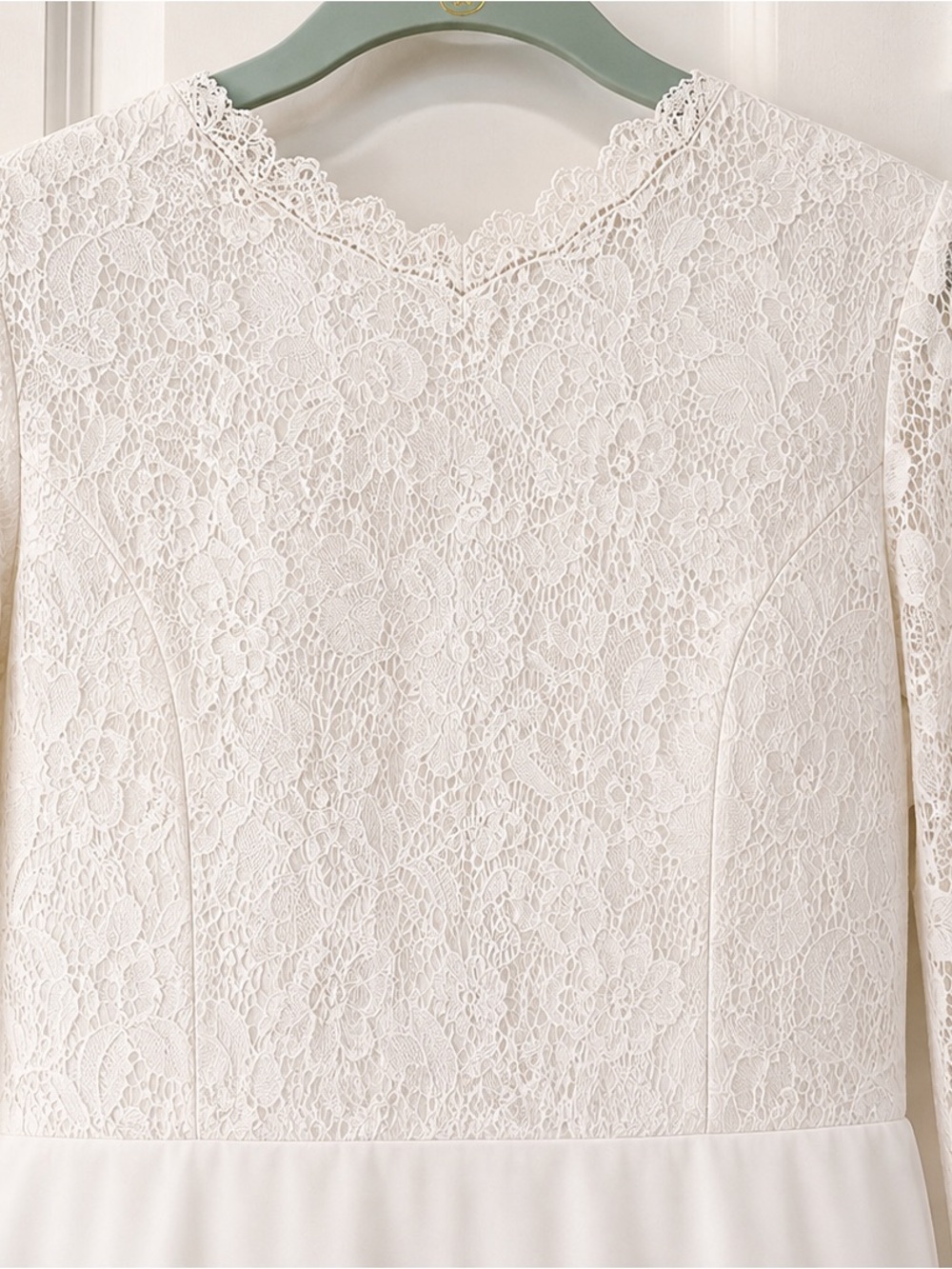 Elegant White Lace Women's Dress